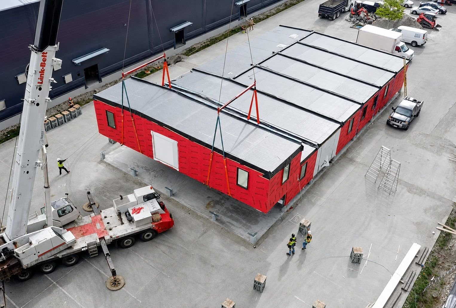 Crane setting modules for a commercial building